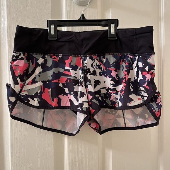 Lululemon Speed Shorts Camo Pop Bumble Berry 2.5" Inseam Women's Size 6 - Picture 6 of 14